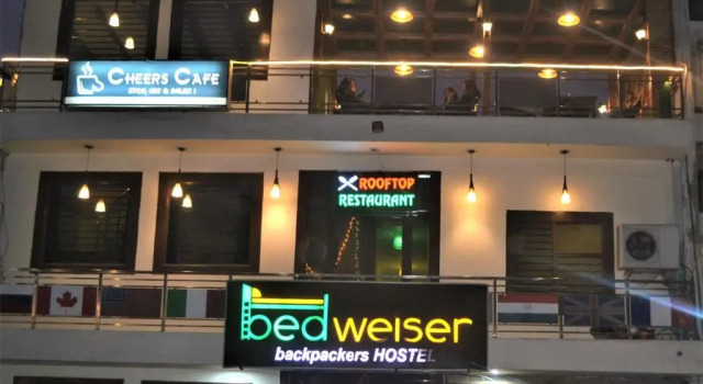 Кровать в общем номере Bedweiser Backpackers Hostel