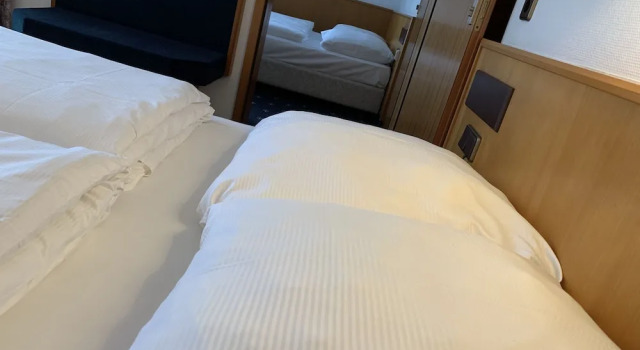 Четырёхместный семейный номер Standard с балконом Karaman Group Hotel