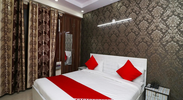 OYO 29362 Angel Pink Hotel, Забронировать Отель Газиабад штат Уттар-Прадеш, рядом с Артала