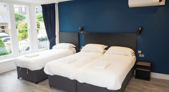 Номер Standard Crown Hotel