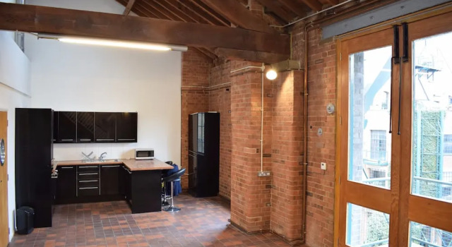 2 Bedroom Old Warehouse Near Canary Wharf, Забронировать Отель Отели Англии 3 звезды, 3*