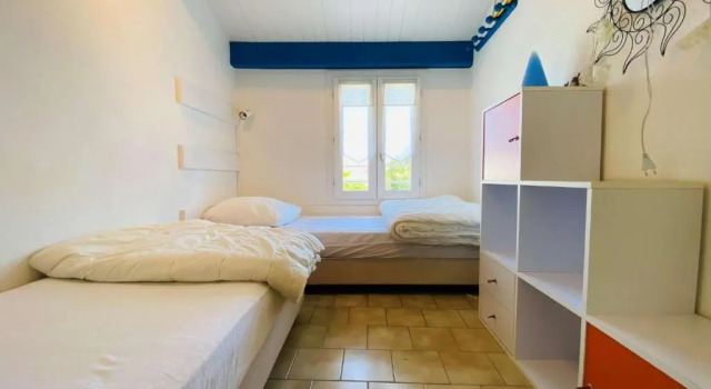 Location dans résidence avec piscine à 50m de la plage