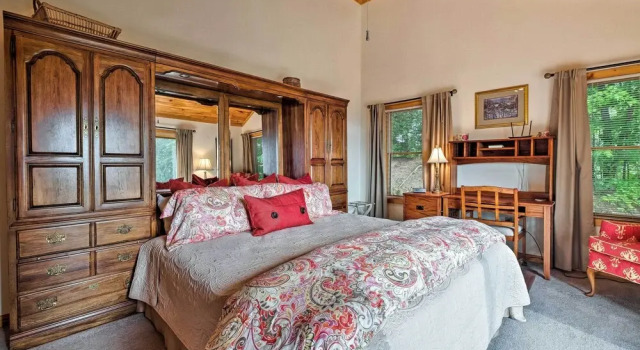 Коттедж с 2 комнатами с балконом Smoky Mountain Vacation Rental Near Bryson City!