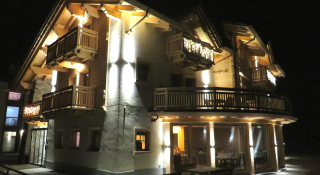 B&B Ecohotel Chalet des Alpes, Забронировать Шале Виллы Ливиньо, рядом с Кресельный подъёмник Кампо Сквола (нижняя станция), Вилла