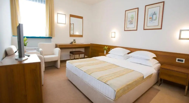 Standard Double room Hotel Laguna Zagreb