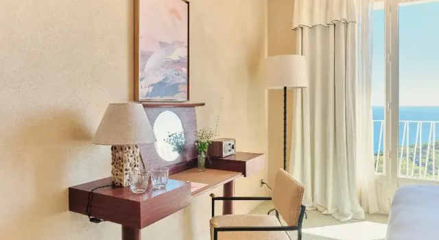 Двухместный номер Superior с балконом Hôtel Le Provençal - Bord de Mer