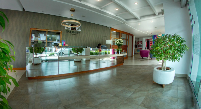 Embassy Quito, Book Hotel Hoteller i Quito med parkering, nær Guapulo Viewpoint, Parkering
