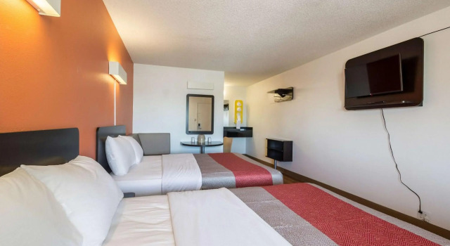 Motel 6 Indianapolis, IN – South, Prenota Motel Hotel a Indiana con parcheggio, Parcheggio