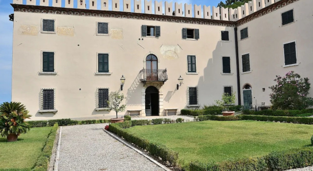 The Knight Loft With Pool