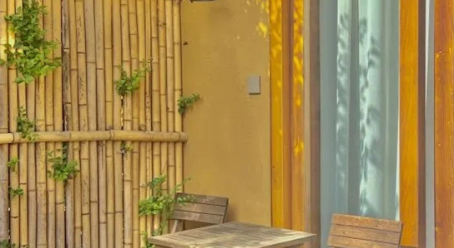 Shishe Retreat · Manghuang Village Scenic Area, Mangshi