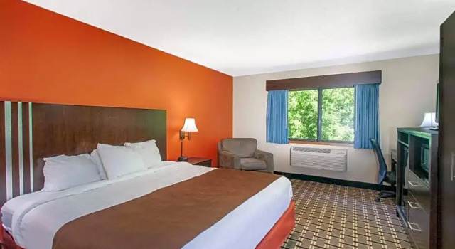 Номер Standard AmericInn by Wyndham Cloquet
