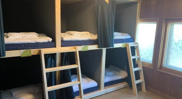 Кровать в общем номере (женский номер) TRAVELRS INN minamioodori - Hostel
