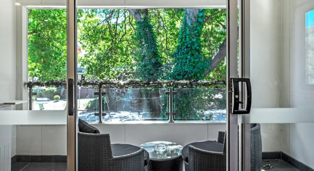Woody Lifestyle one Bedroom Apartment, Rezerwuj Apartament Hotele w Dandenong Ranges z parkingiem, Parking