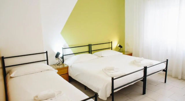 Standard Dreier Zimmer UniHo Hostel