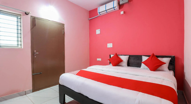 Vaccinated Staff- OYO 48879 GN Comforts, Rezervovat Hotel Hotely v Bangalore s parkováním, Parkování