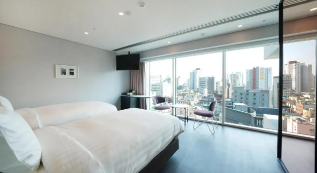 Standard Twin room with city view Lavalse Hotel