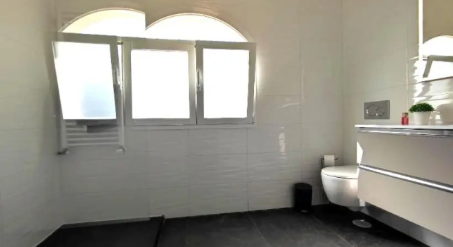 Amazing 4 bedroom Villa with private Pool and Garden, Prenota Villa Hotel a Axarquía con parcheggio, Parcheggio