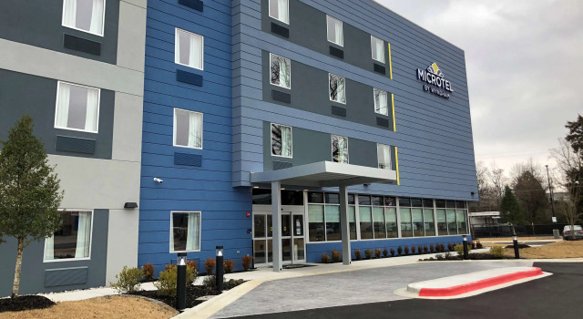 Microtel Inn & Suites by Wyndham Hot Springs, Забронировать Отель Хот-Спрингс Арканзас, рядом с NPS Visitor Center