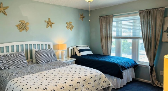 Nothin But Nett 5 Bedroom Home by RedAwning