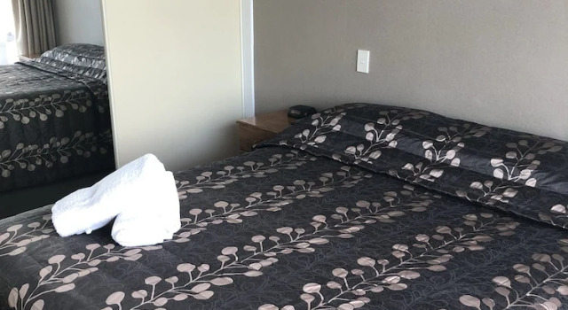Апартаменты с балконом Monarch Motel