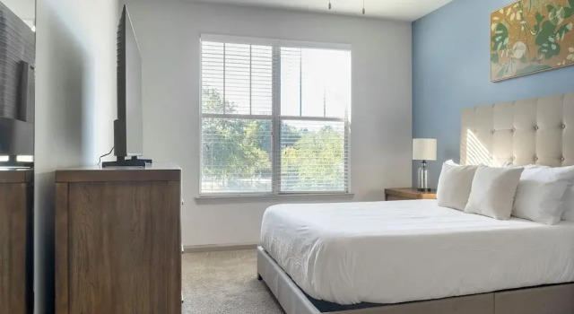 Landing Apartments Raleigh - North Hills, Забронировать Апартаменты/квартира Отели Роль с парковкой, рядом с Duke Raleigh Hospital, Парковка