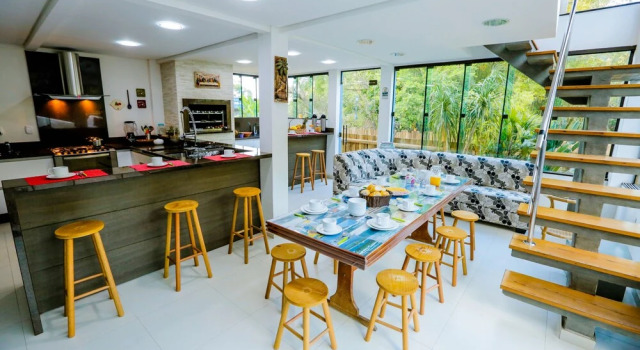 Wind House Hostel, Забронировать Хостел Отели Флорианополиса с парковкой, Парковка