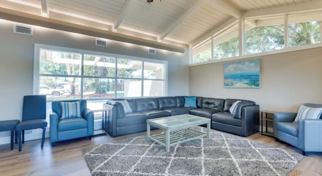 16 Mi to Manatee Viewing! Spacious Tampa Retreat, Rezerwuj Hotel Hotele w Tampa z parkingiem, Parking