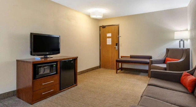 Люкс c 1 комнатой Comfort Inn Rhinelander