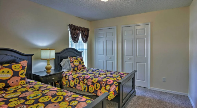Cozy Nook Villa w/ Pool: 10 Mi to Park Entrance!