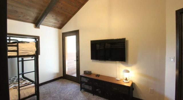 At Whispering Pines 4 Bedroom Home by RedAwning, Boek Vakantiehuis Show Low Arizona