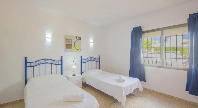Villa - 4 Bedrooms with Pool, WiFi and Sea views - 104975
