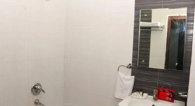 OYO Rooms D Block Model Town Extension, Rezervovat Hotel Ludhijána Punjab