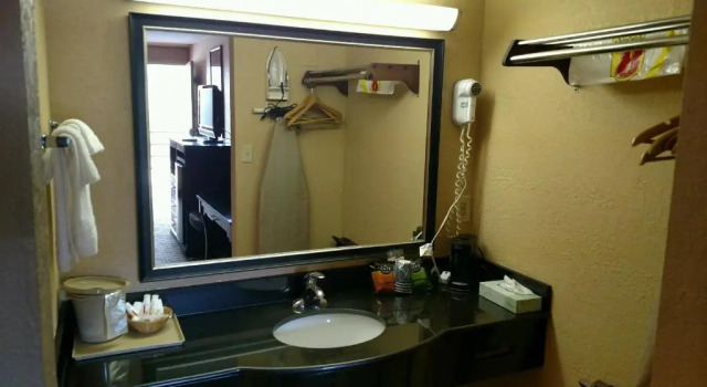 Номер Standard Super 8 by Wyndham Atoka