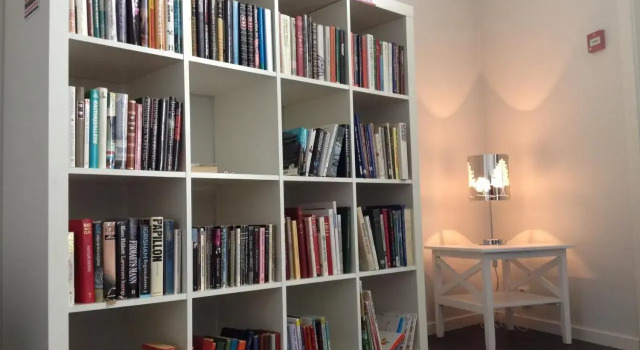 Sentrumsgården Motell, Book Motel Oppeid 