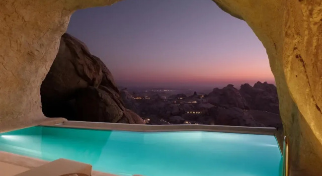 Suite 1 Schlafzimmer mit Balkon Desert Rock Resort