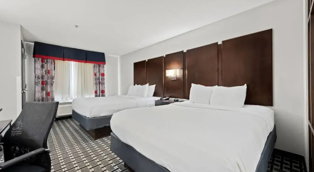 Четырёхместный люкс Superior Comfort Suites Williamsburg Historic Area