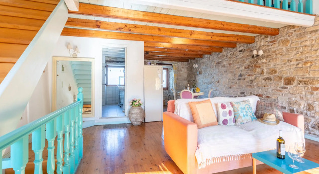 Spiros Jetty House Walk to Beach Sea Views A C Car Not Required - 302, Забронировать Апартаменты/квартира Логгос Греция