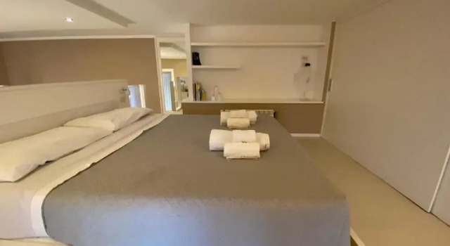 Апартаменты Acacia Apartment Naples Short Lease