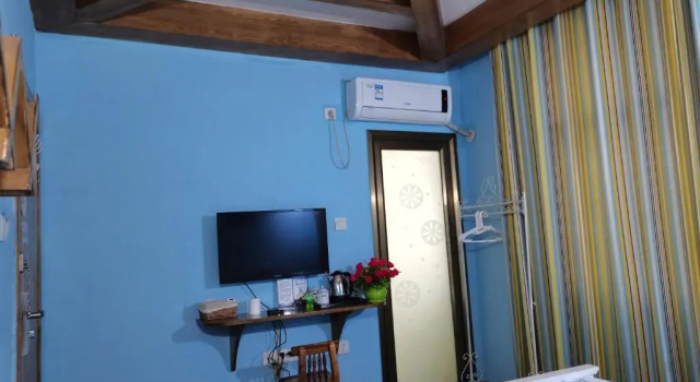 Двухместный номер Standard с видом на сад Zhangjiajie April Day Hostel