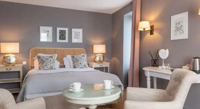 Двухместный номер Deluxe Hôtel Traiteur Les Ormes, The Originals Relais