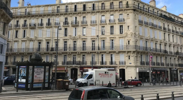 Porte de l'Orient, Забронировать Отель Марсель Буш-дю-Рон