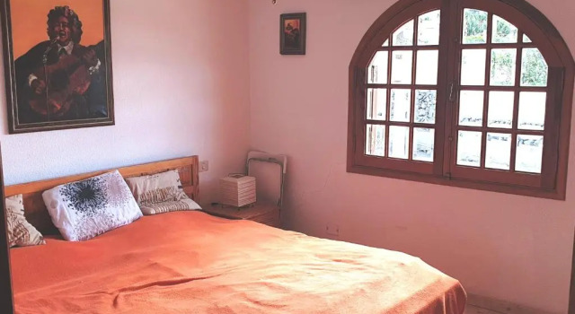 Коттедж Sunny house with private pool and sea view