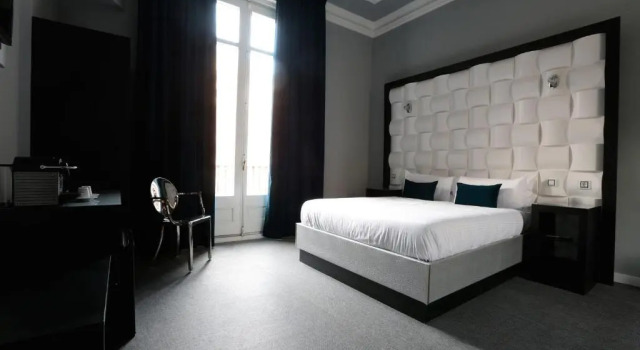 Двухместный номер Standard с балконом Amra Barcelona Gran Via