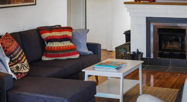 Canoon - 4 Bedroom, Pet Friendly home