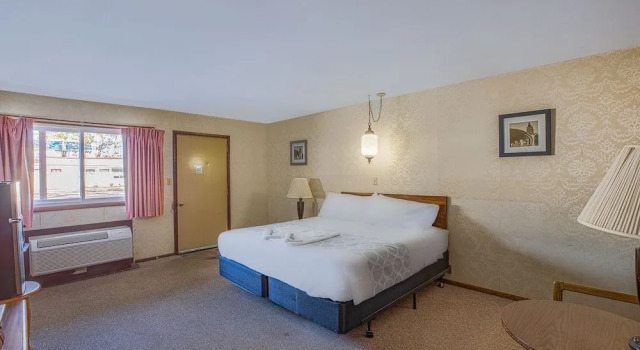 Love Hotels Tomahawk by OYO at Lake Mohawksin WI