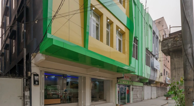 RedDoorz Plus near RS RK Charitas 2 Palembang
