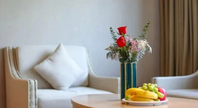 Vienna Hotel Panda Base Weiling Subway Station Store, Book Hotel Chengdu Sichuan