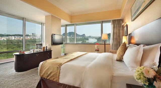 Двухместный номер Deluxe с видом на озеро Guilin Lijiang Waterfall Hotel