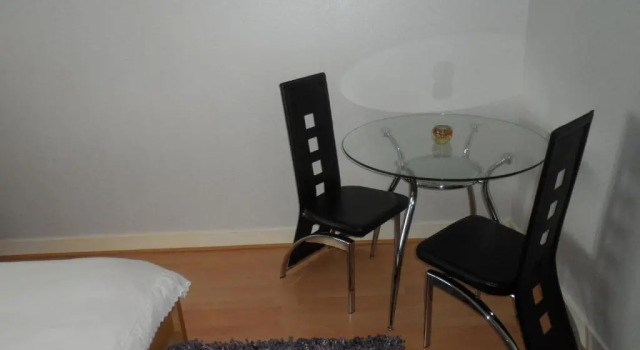 Homestay Oakridge Crescent, Забронировать Отель Пейсли Стратклайд