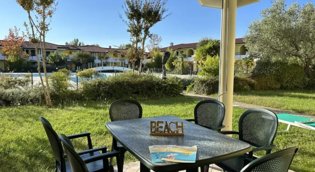 Relaxing Getaway With Pool and Garden in Bibione, Prenota Appartamento Hotel a Veneto con piscina, Piscina